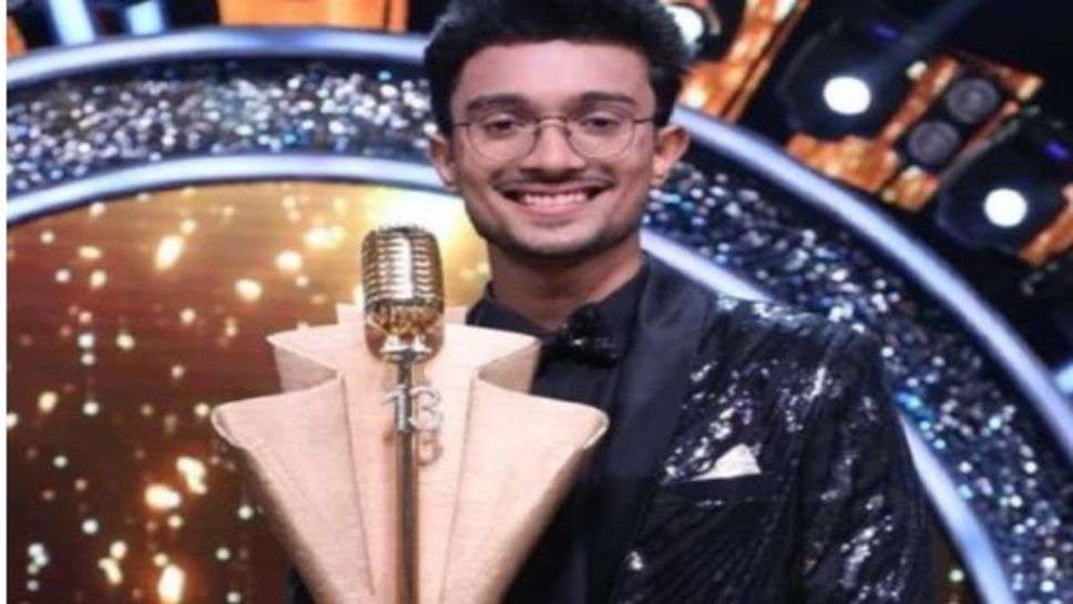 Indian idol Season 13 की ट्रॉफी इस सिंगर ने की अपने नाम, विराट कोहली भी करते हैं इनको फोलो