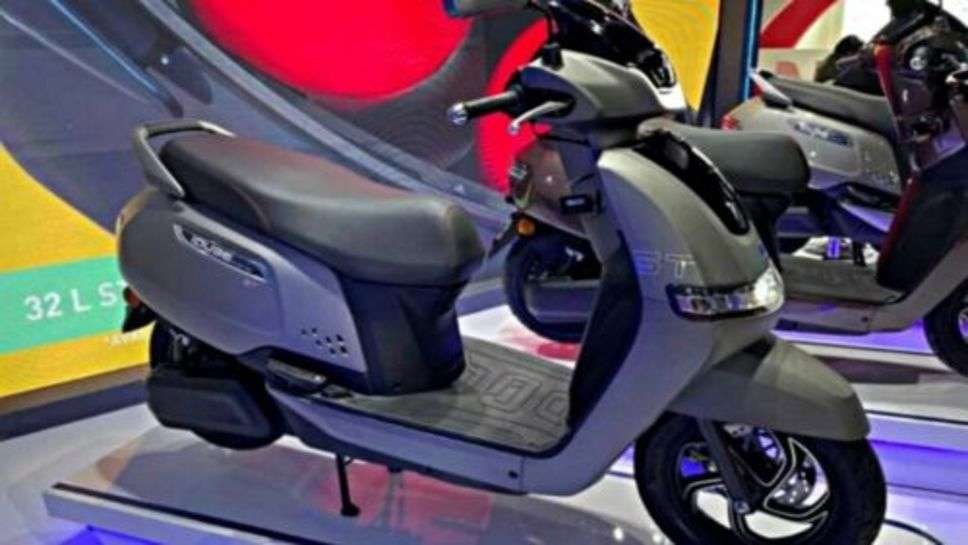 TVS का सबसे सस्ता इलेक्ट्रिक स्कूटर लॉन्च, फीचर्स देख रह जाएंगे हैरान