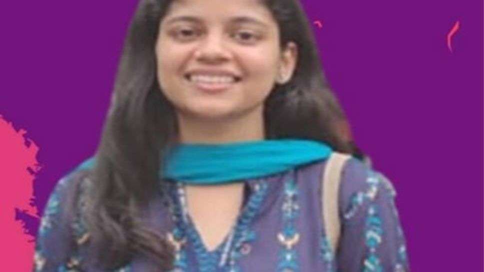 UPSC Success Story : छोटे से एक गांव की लड़की ने की यूपीएससी की परीक्षा पास, आज है आईएएस अफसर