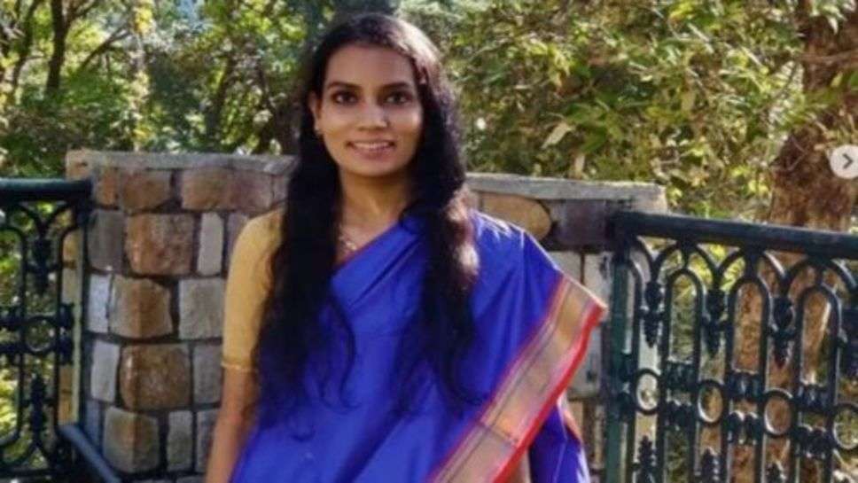 IAS Success Story: नौकरी के साथ-साथ पहले ही प्रयास में पास किया UPSC , जानें सफलता की कहानी