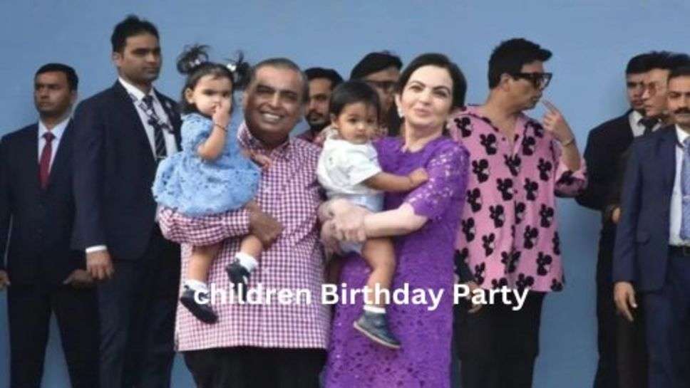 Isa Ambani's twin children Birthday Party: मुकेश अंबानी और उनकी पत्नी ने दी नाना-नानी ने की पार्टी