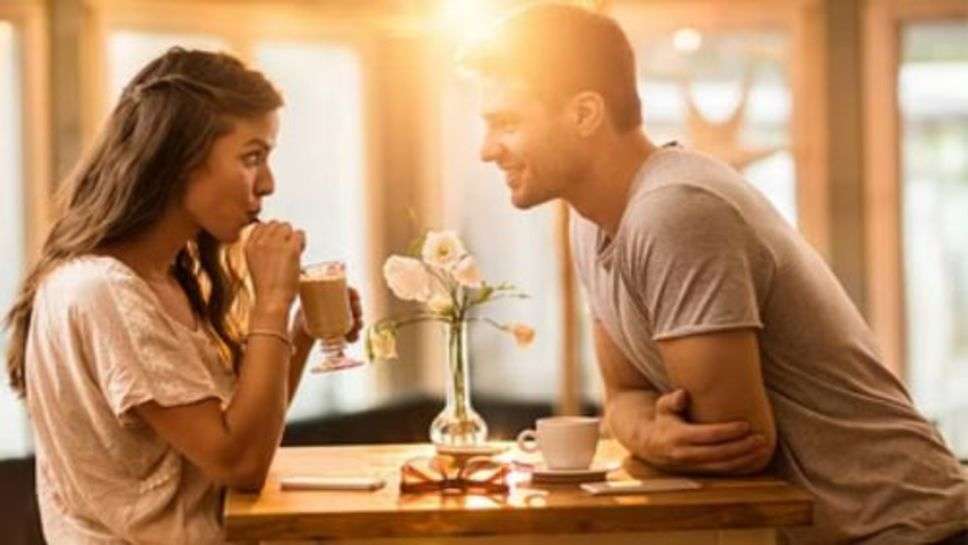 Relation Tips : किसी के साथ डेट पर जाते समय कभी ना करें ये गलती