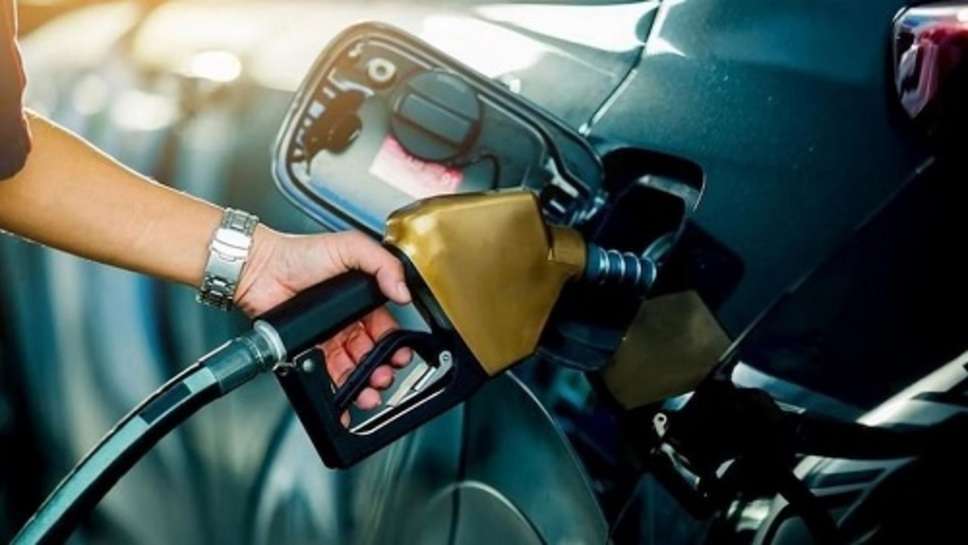 Petrol-Diesel Update : कच्चे तेल की कीमतों में आई कमी! डीजल पेट्रोल पर नया अपडेट