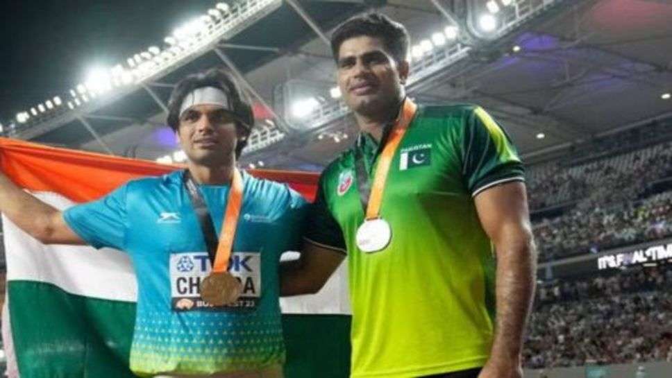 Neeraj Chopra: विश्व एथलिट चैंपियनशिप में दिखी नीरज और नदीम के दोस्ती की झलक, एक झंडे के निचे खिंचवाई फोटो