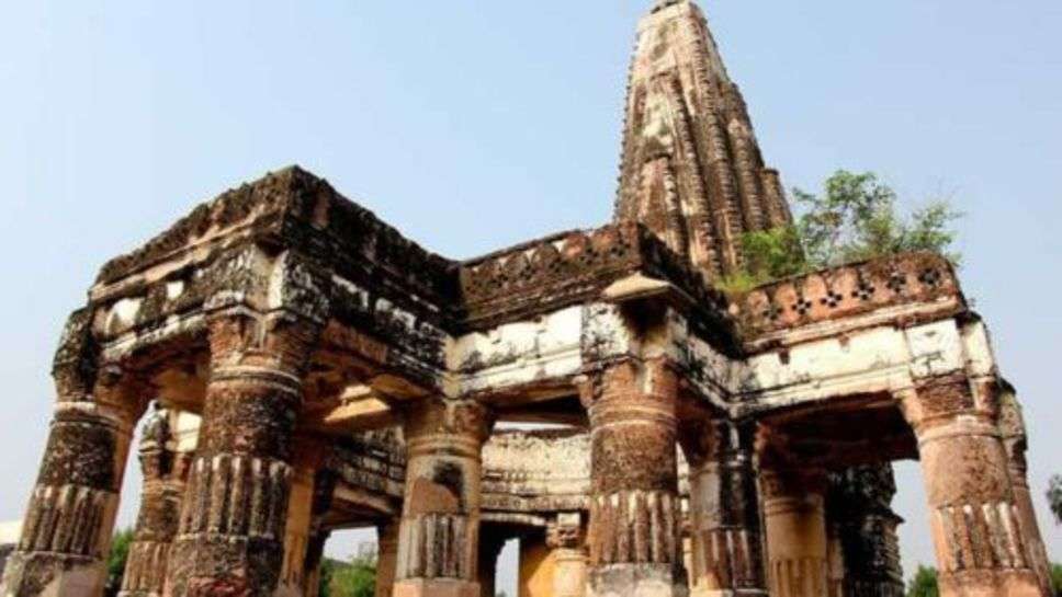 Hindu Temple : 72 सालों से पाकिस्तन में बंद पड़ा था हिंदू मंदिर, खुलते ही लोगों को दिखा ये