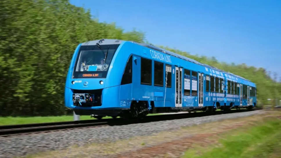 India's First Hydrogen Train : देश की पहली हाइड्रोजन ट्रेन को चलाने में आ रही ये परेशानियां, जानें कब तक पटरियों पर दौड़ेगी ट्रेन