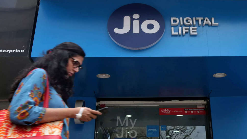 Reliance Jio : जियो ने शुरू की 5Gmm वेव स्पेक्ट्रम आधारित सेवा, उद्योगों को बनाएगी पहले से कहीं ज़्यादा सक्षम