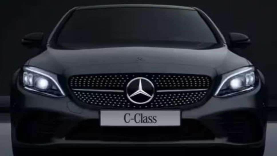 Mercedes ने इस साल करी इतनी कारों की बिक्री, जानें पिछले साल से है कितनी ज्यादा?