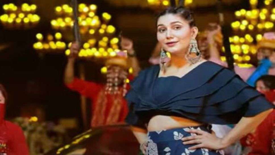 Sapna Chaudhary : सपना चौधरी इस बार स्लीम फिगर में आई नजर, लोगों की रूकी दिलों की धड़कनें