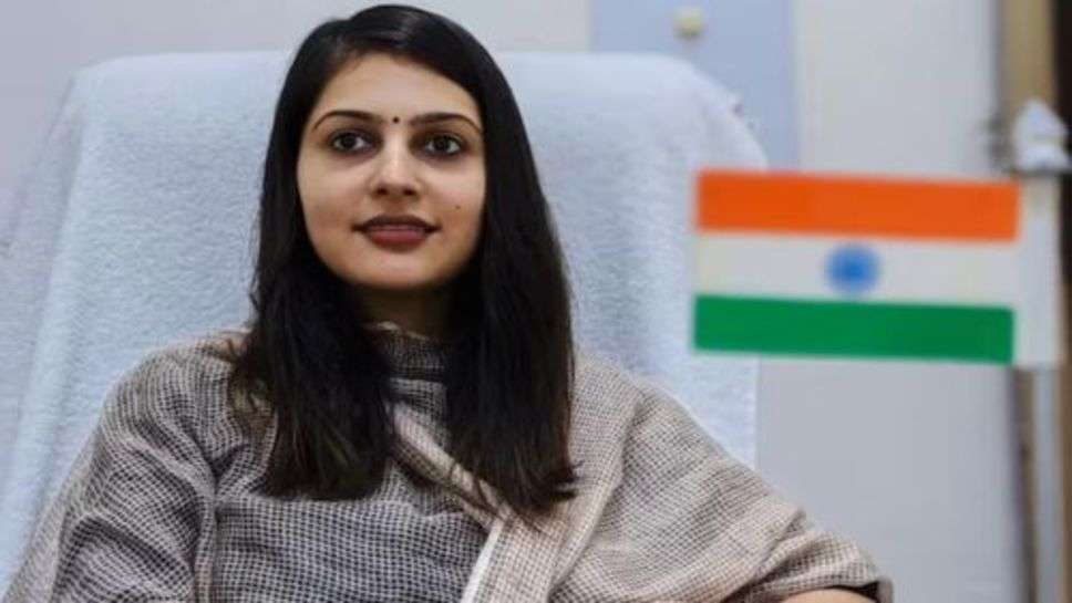 Success Story : हरियाणा के छोटे से गांव की बेटी बनी IAS अफसर